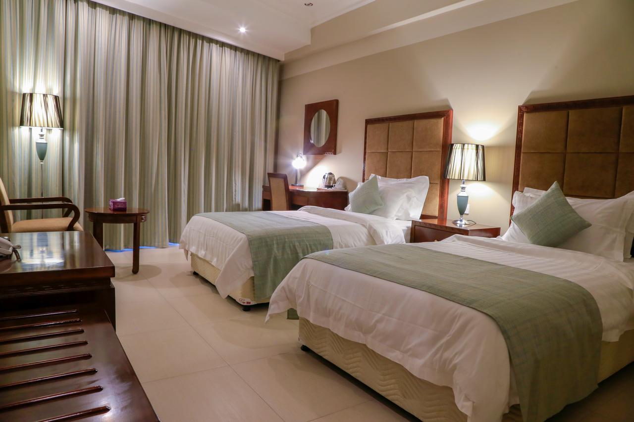 Muscat Inn Hotel Exterior photo